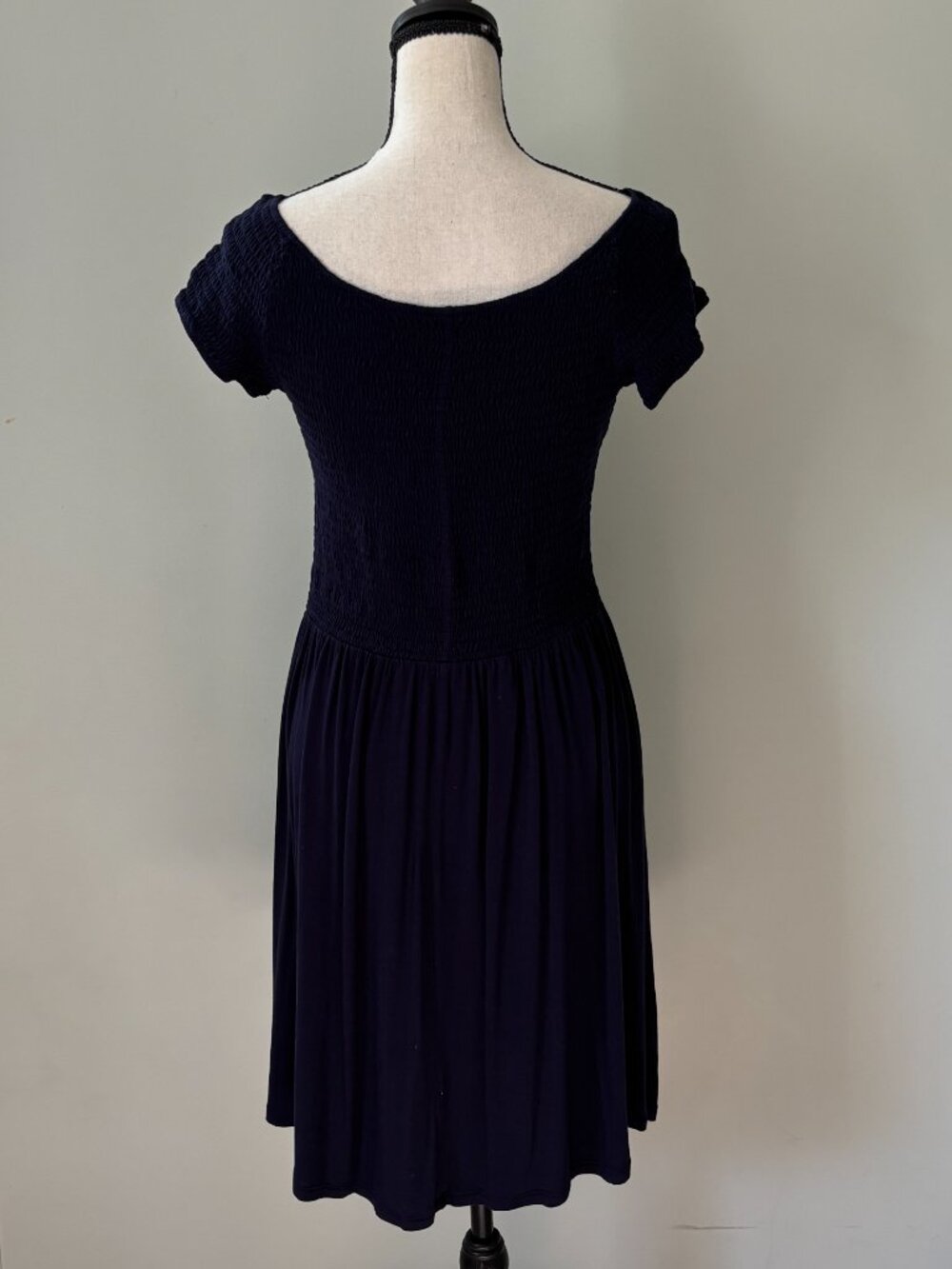 Venus Navy Smocked Knit Dress Medium Like New - Picture 3 of 6